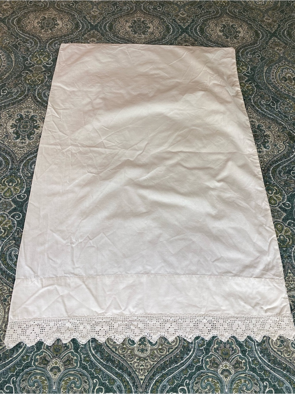 Vintage Cream Cotton Pillowcase with Crochet Lace Trim - Elegant Bedding Accent - Picture 2 of 3